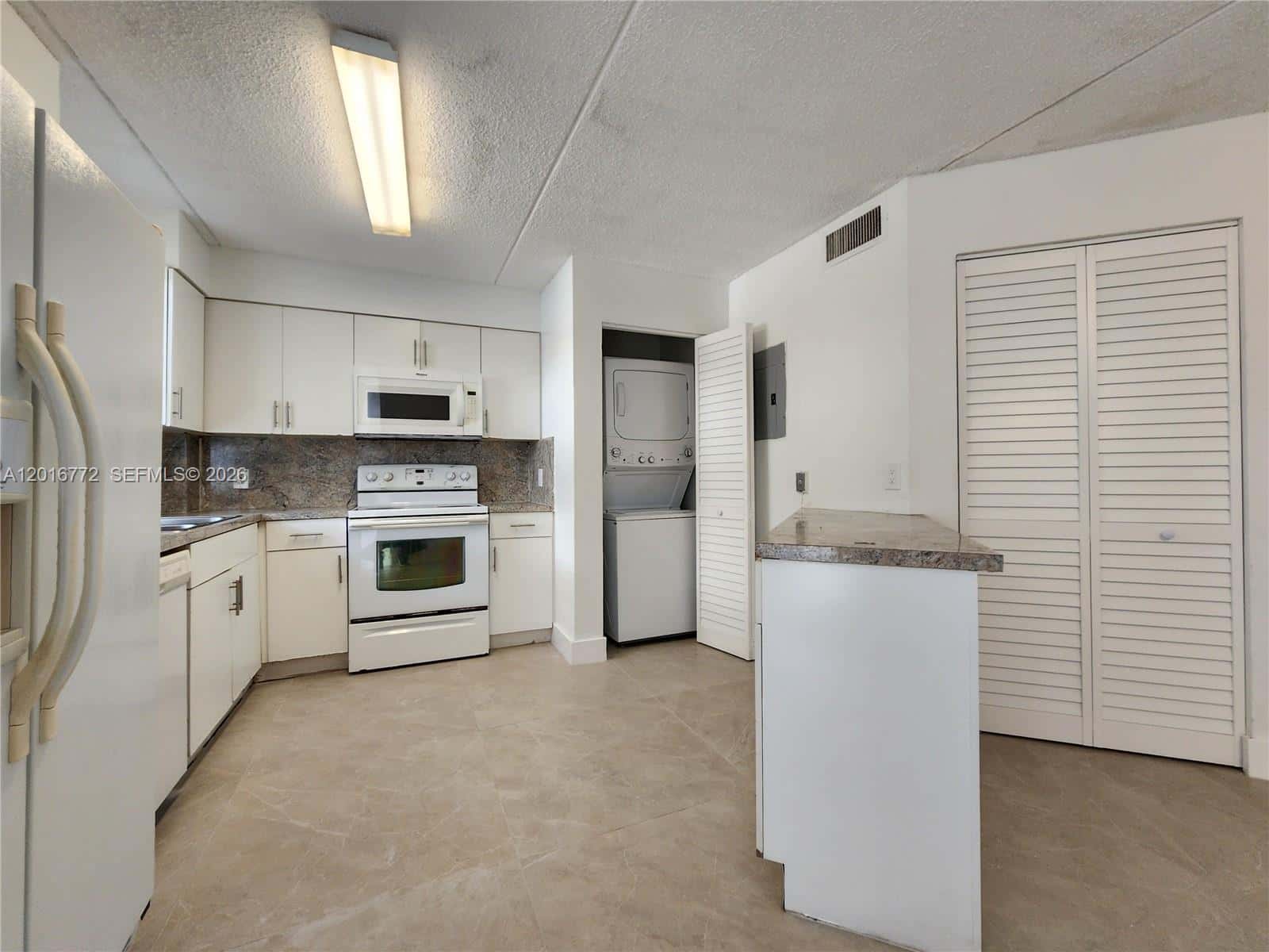 6065 NW 186th St # 208, Hialeah FL 33015