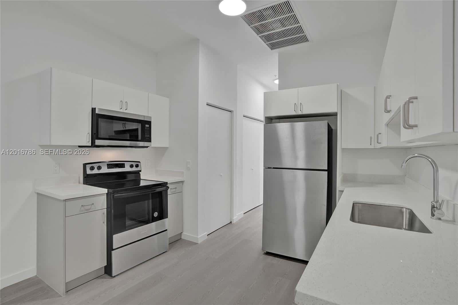 1567 NW 1st St # 9, Miami FL 33125