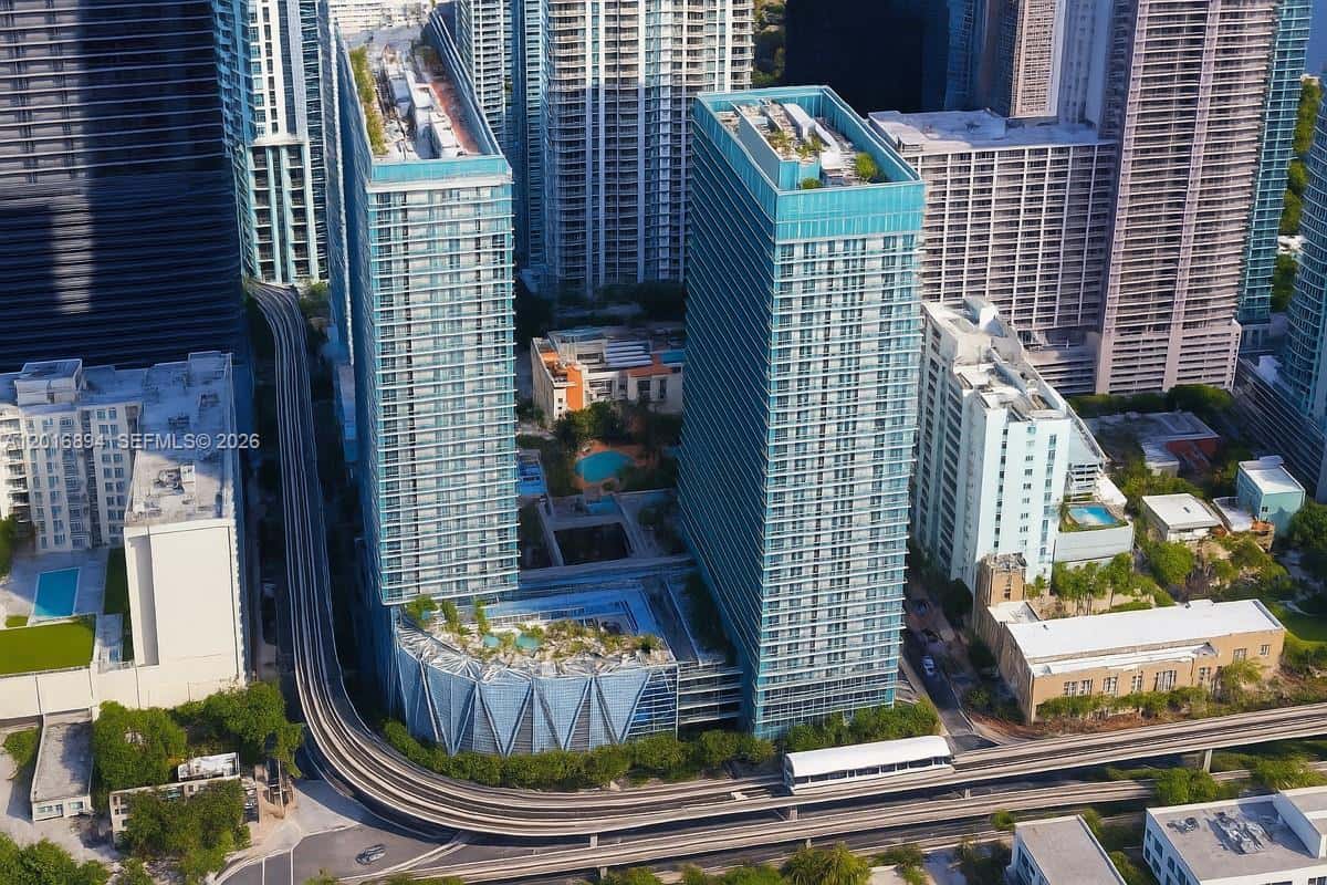 79 SW 12th St, Miami FL 33130