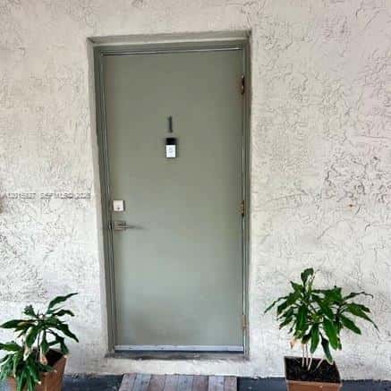 1701 NE 115th St # 1A, Miami FL 33181