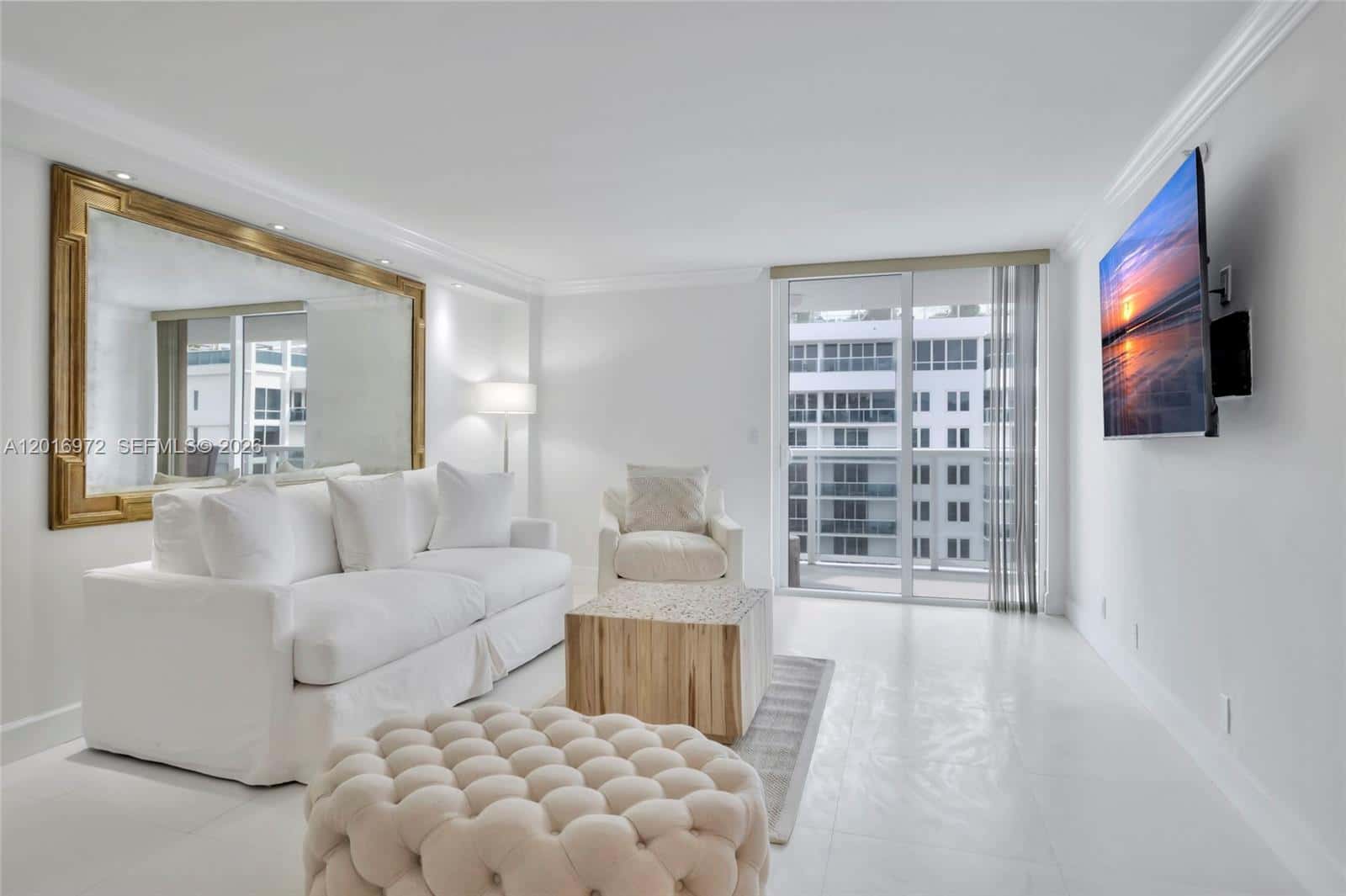 2401 Collins Ave # 1805, Miami Beach FL 33140