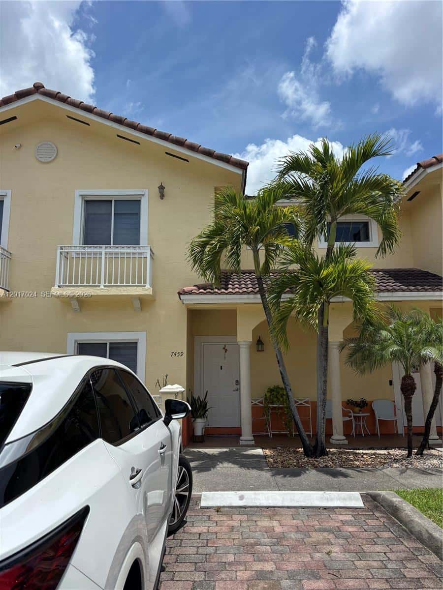7459 NW 178th Ter, Hialeah FL 33015