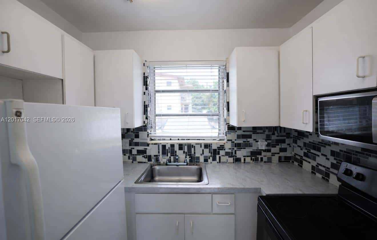 4381 W Flagler St # 3, Miami FL 33134