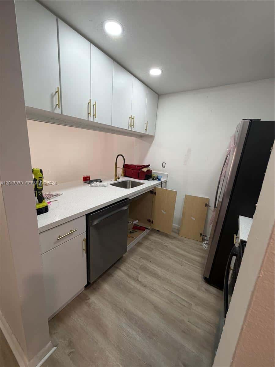 260 NW 107th Ave # 211, Miami FL 33172