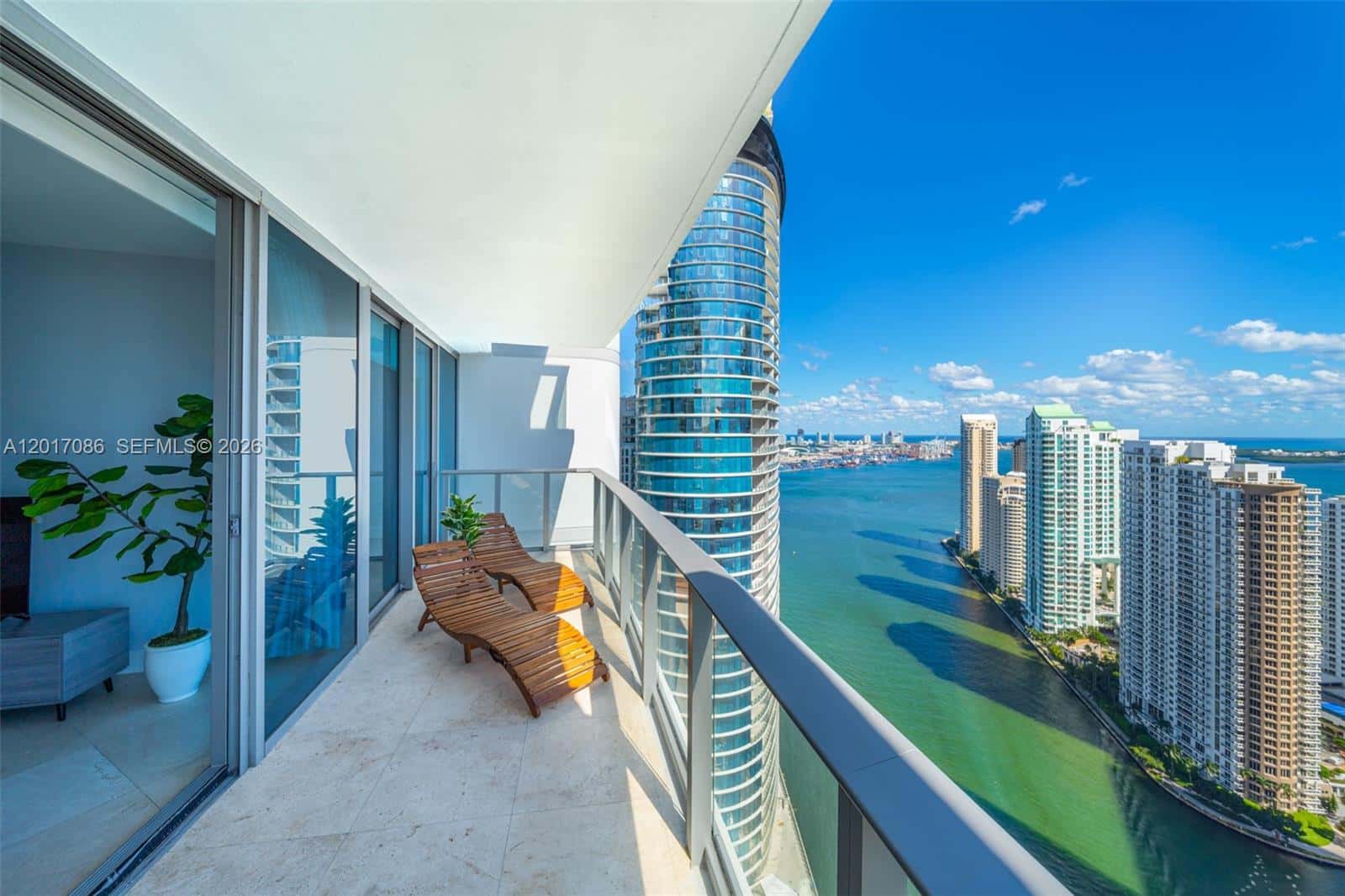 200 Biscayne Boulevard Way # 4308, Miami FL 33131