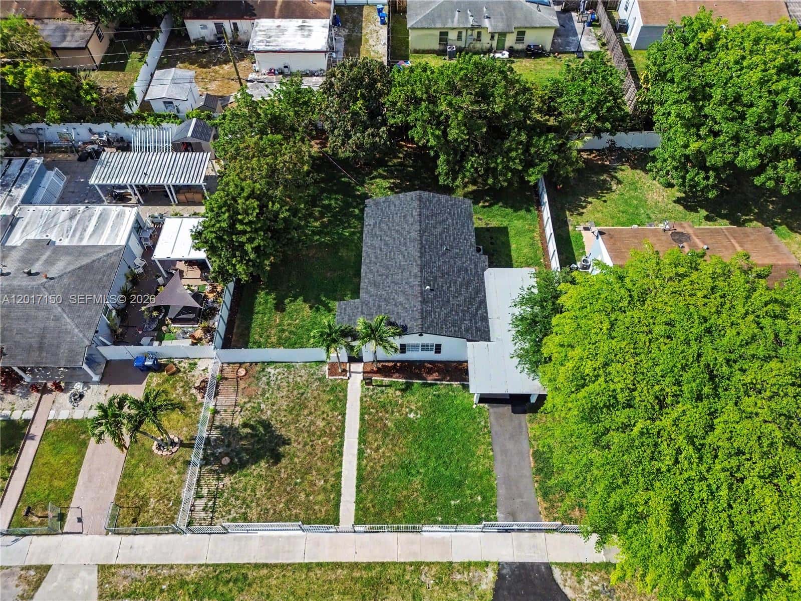 580 NW 194th Ter, Miami Gardens FL 33169