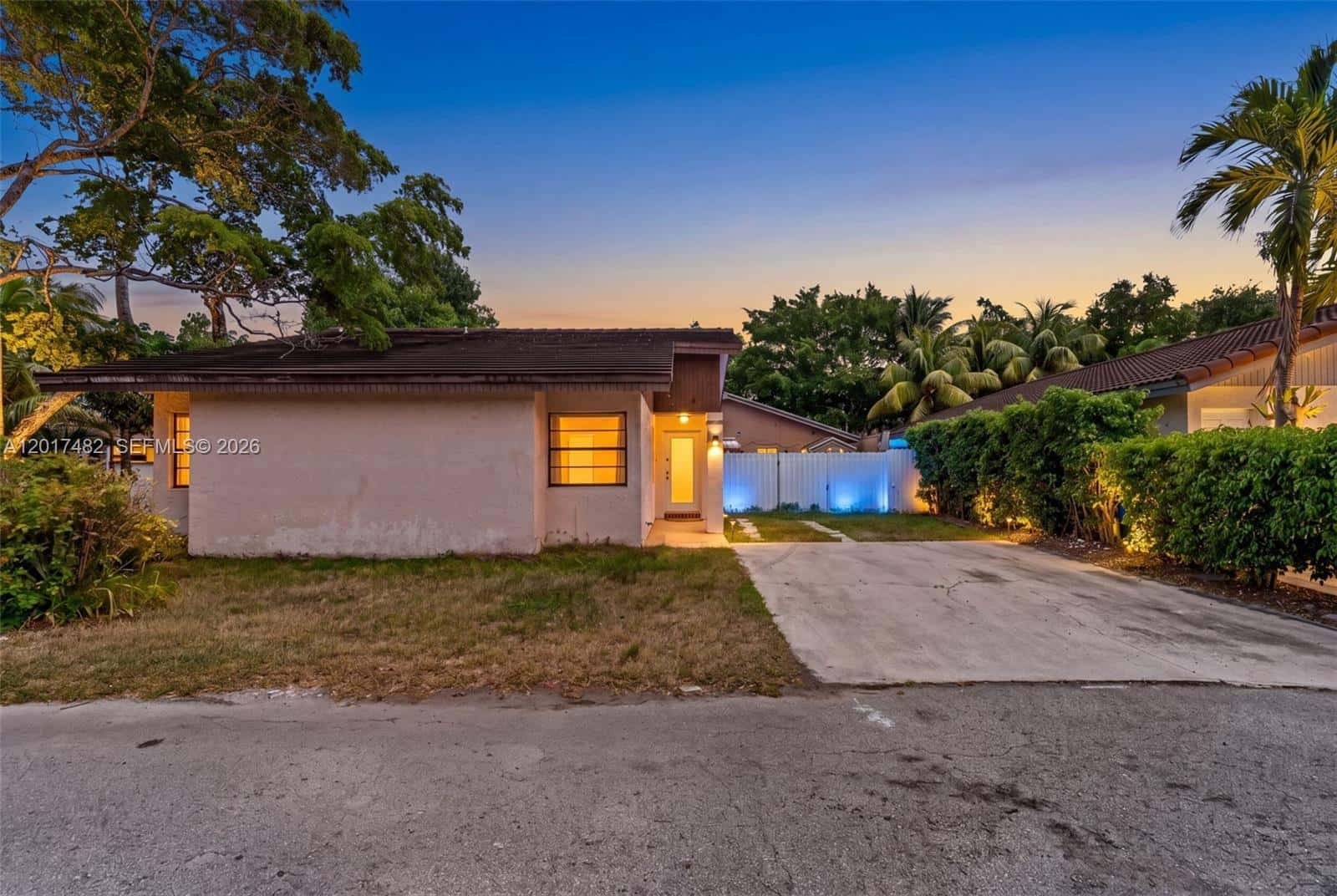 7925 SW 153rd Ct, Miami FL 33193