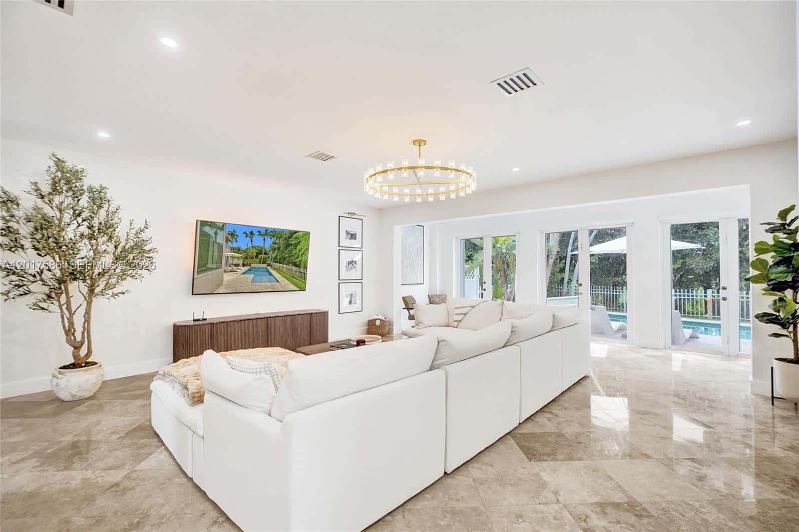 10340 NW 46th Ter, Doral FL 33178
