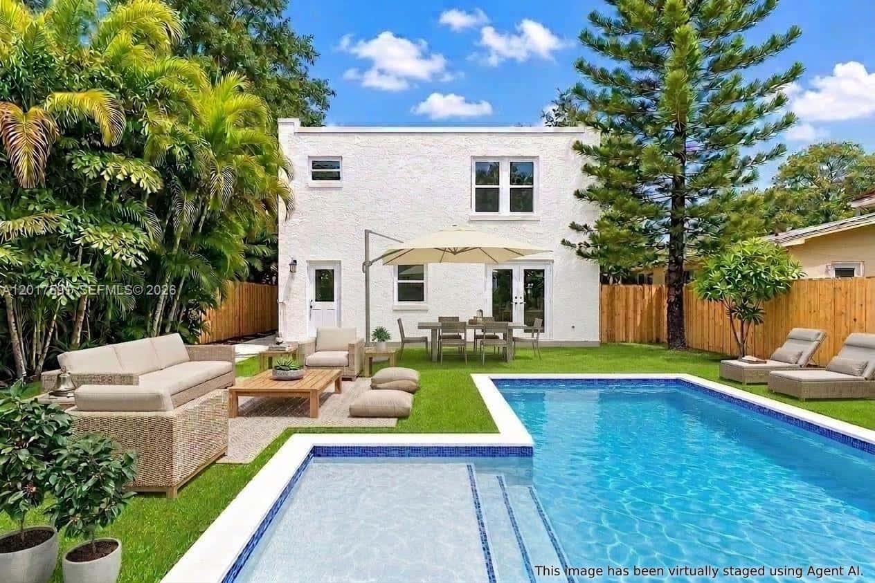 22 NE 44th St, Miami FL 33137