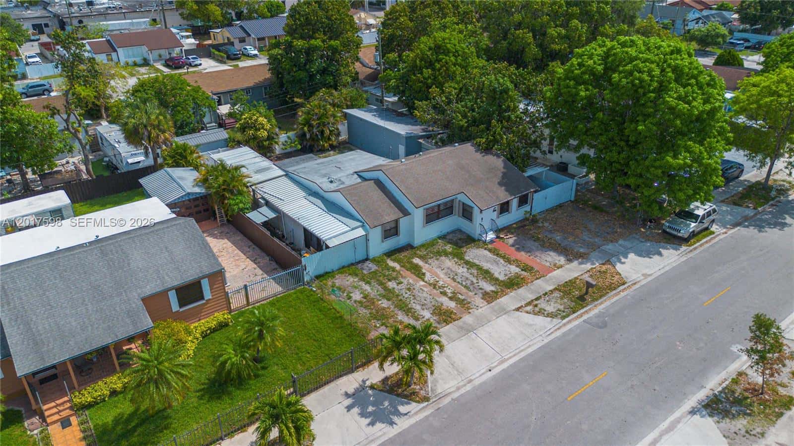 661 E 7th St, Hialeah FL 33010