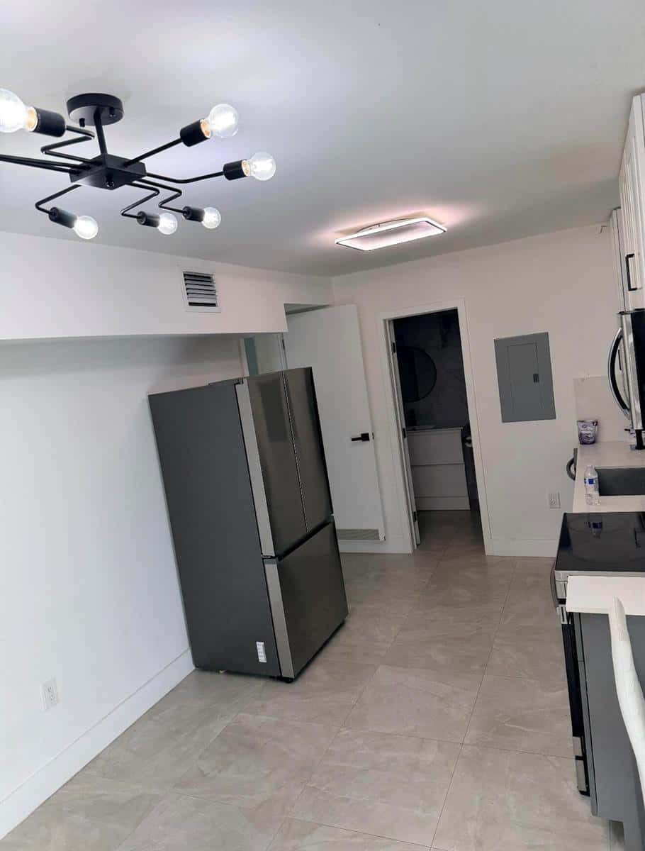 911 79th Terrace # B, Miami Beach FL 33141