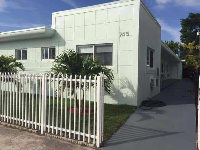 745 81st St # 3, Miami Beach FL 33141