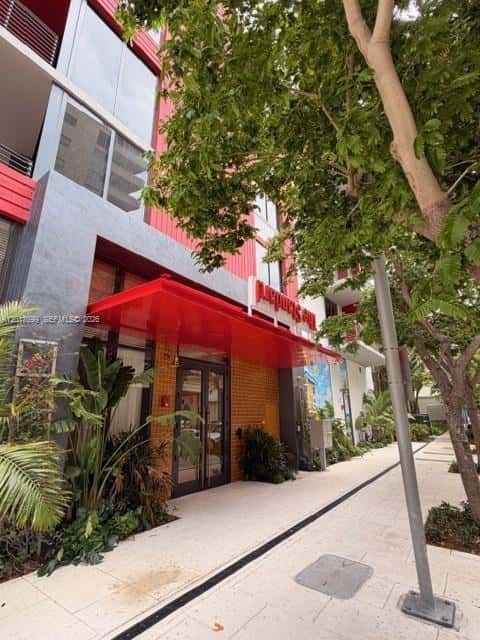 90 NE 32 # 823, Miami FL 33127