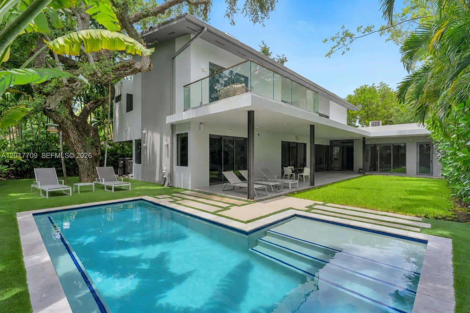 10 Samana Dr, Miami FL 33133