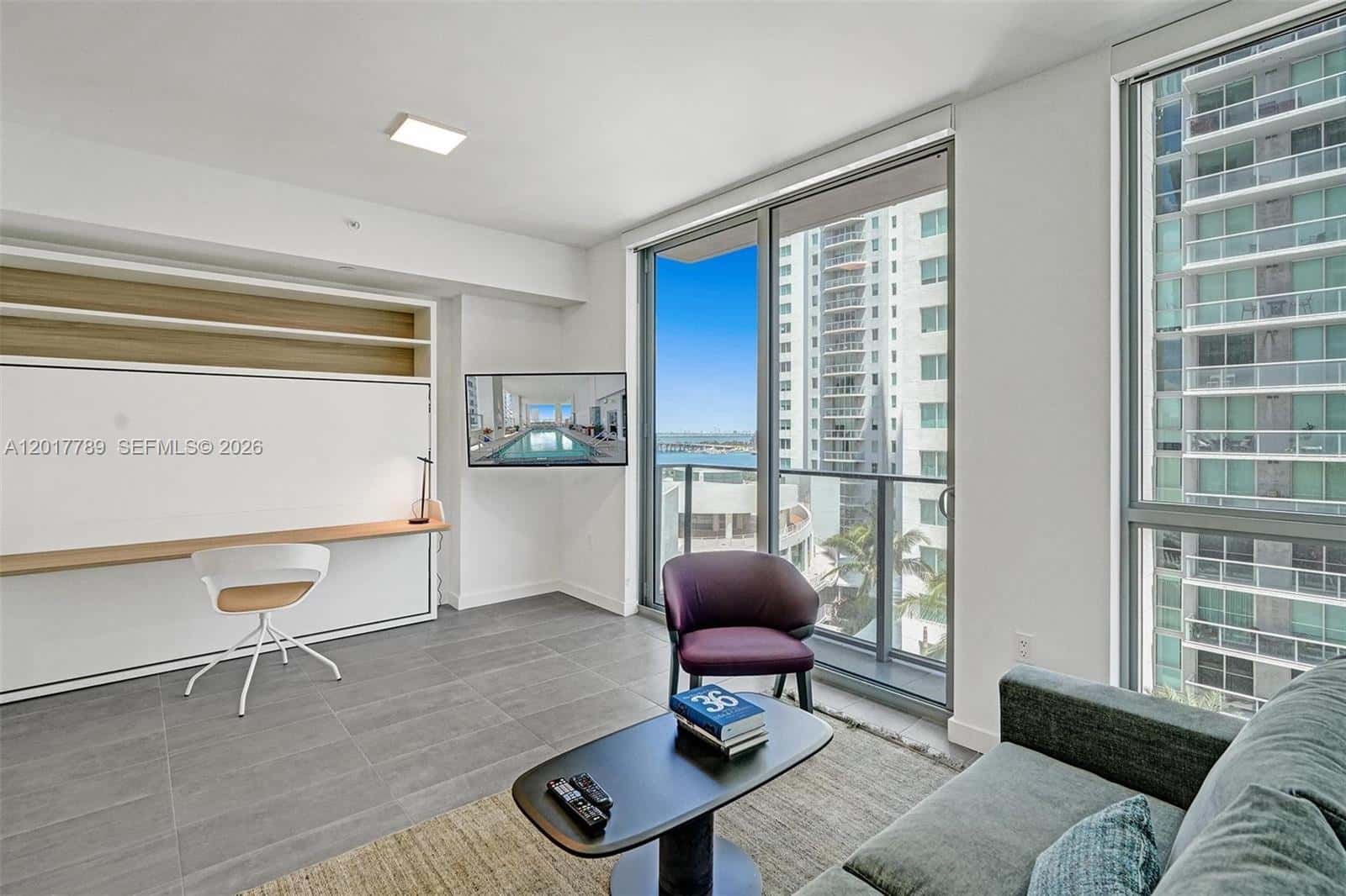 227 NE 2nd St # 1610, Miami FL 33132
