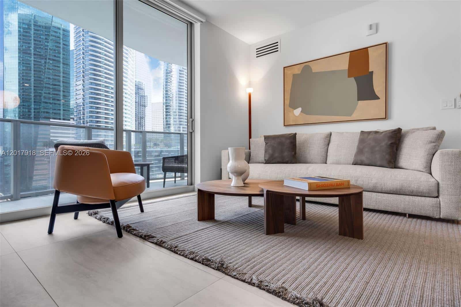 77 SE 5 # 1601, Miami FL 33131