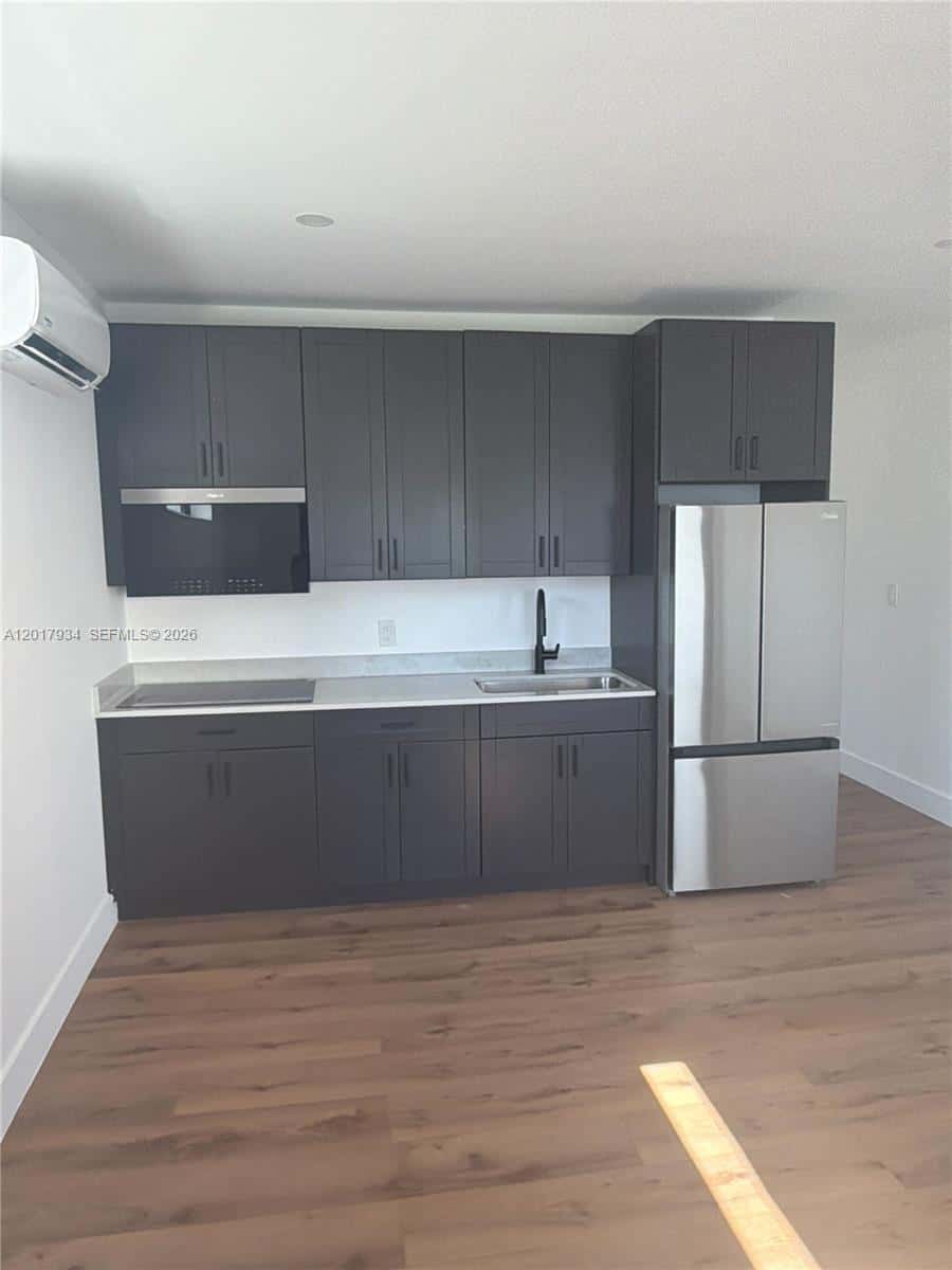 7801 Byron Ave # 3, Miami Beach FL 33141