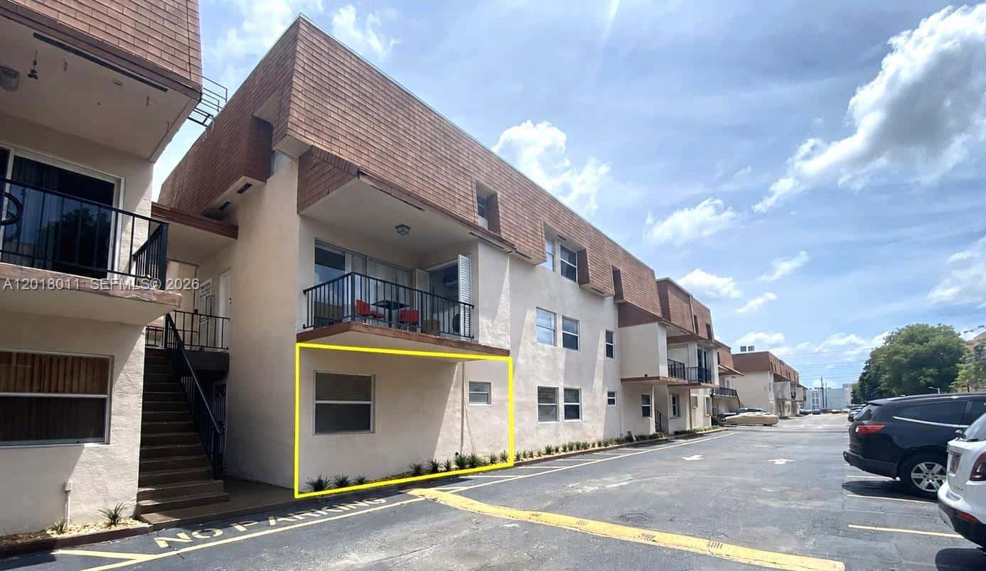 1590 W 46th St # 117, Hialeah FL 33012