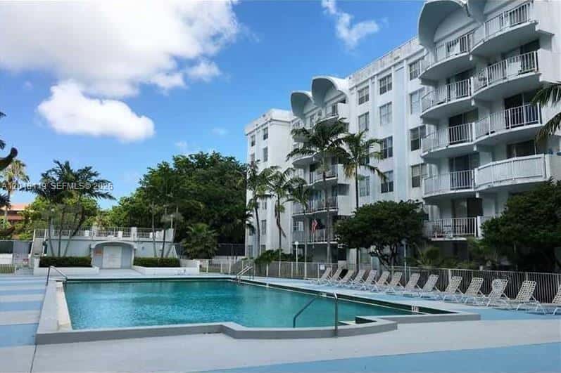 492 NW 165 St Rd # C516, Miami FL 33169