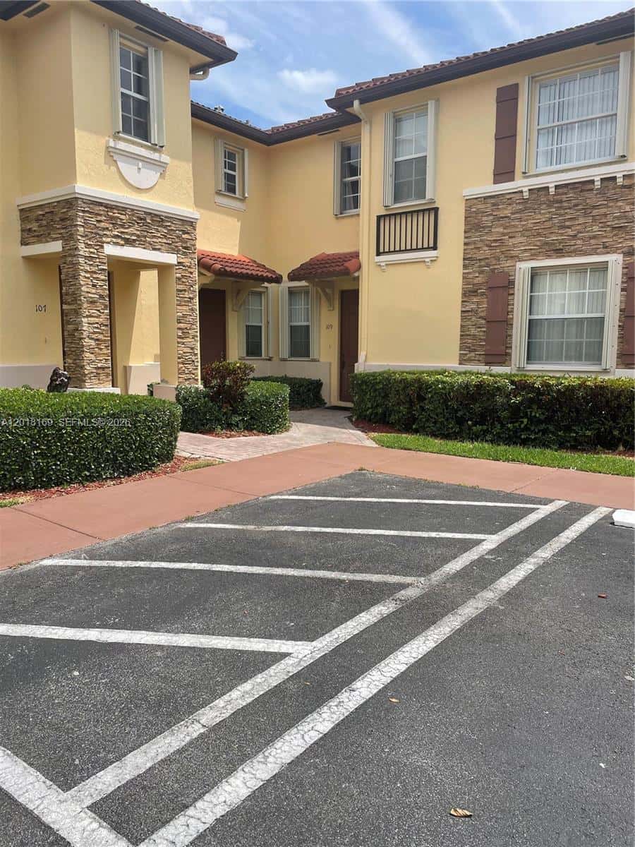 1490 NE 33rd Ave # 13, Homestead FL 33033