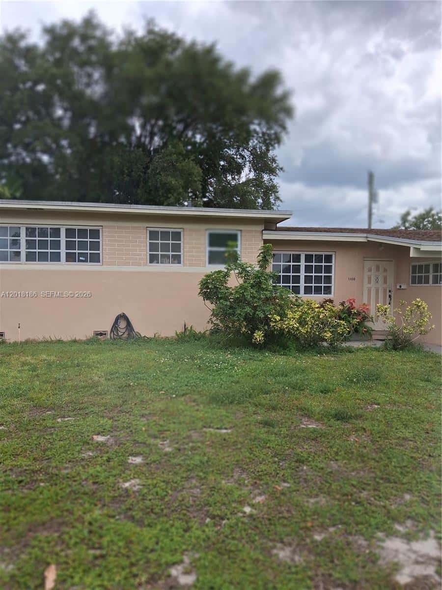 1100 NE 160th Ter, North Miami Beach FL 33162