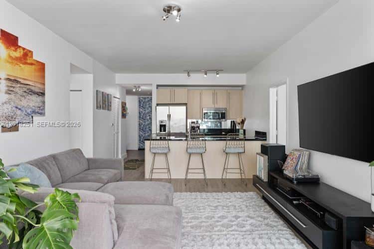 79 SW 12th St, Miami FL 33130