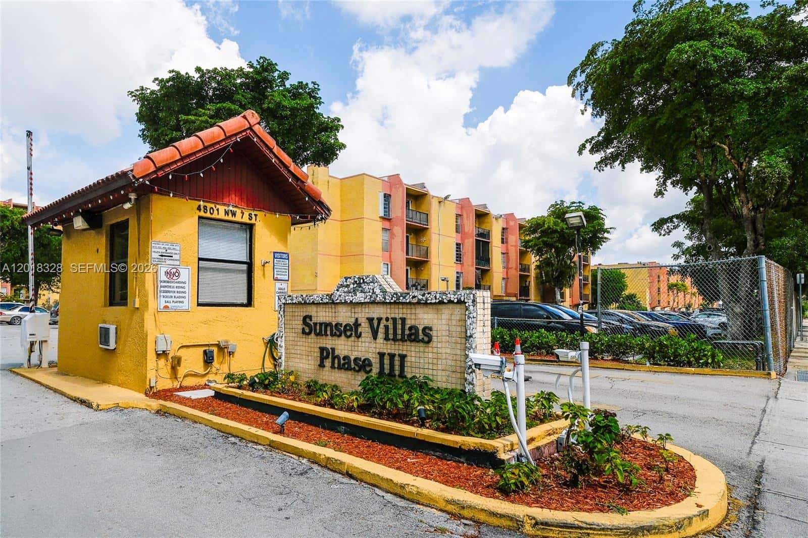 4801 NW 7th St # 810, Miami FL 33126