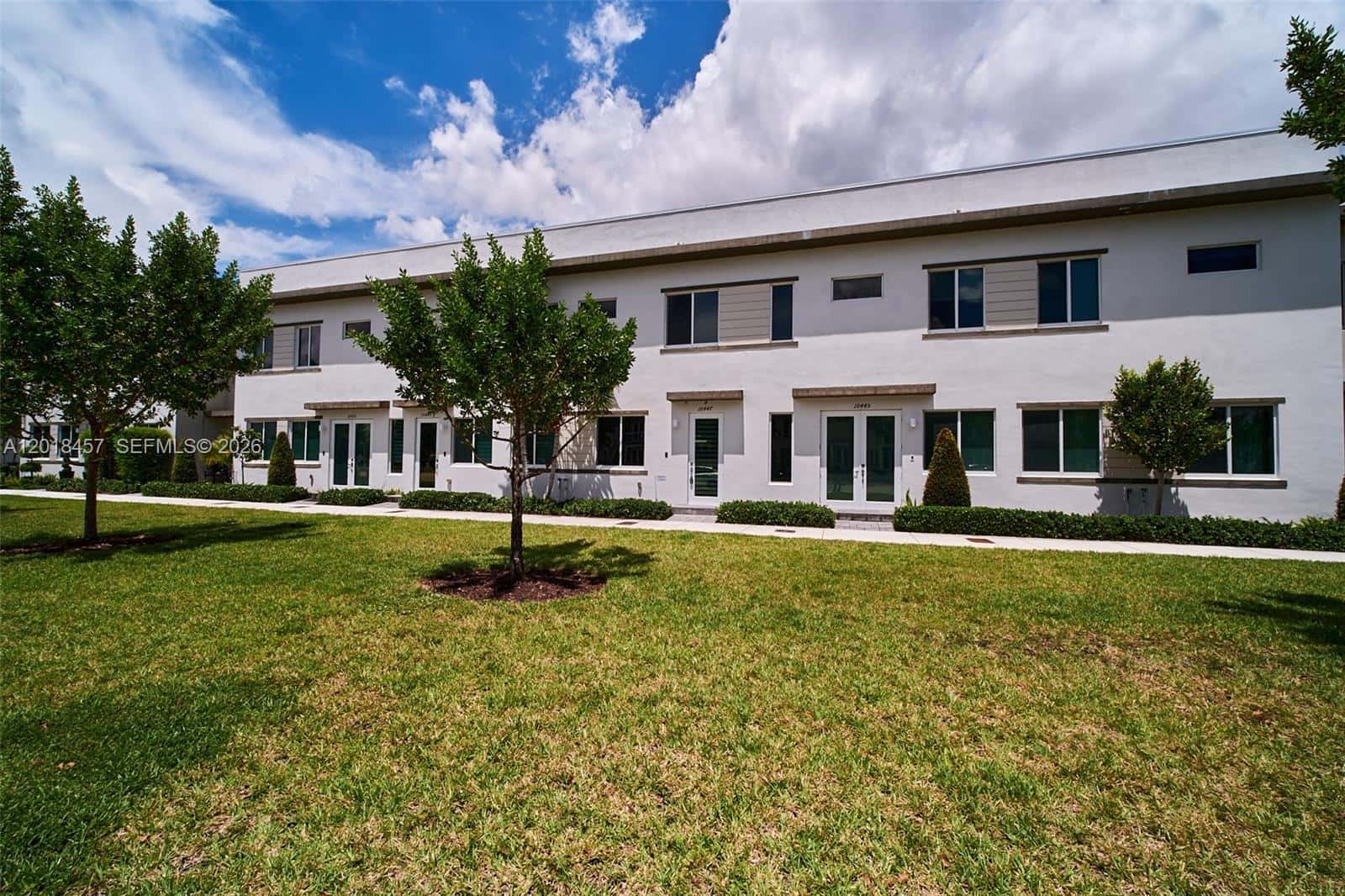 10447 NW 66th St, Doral FL 33178