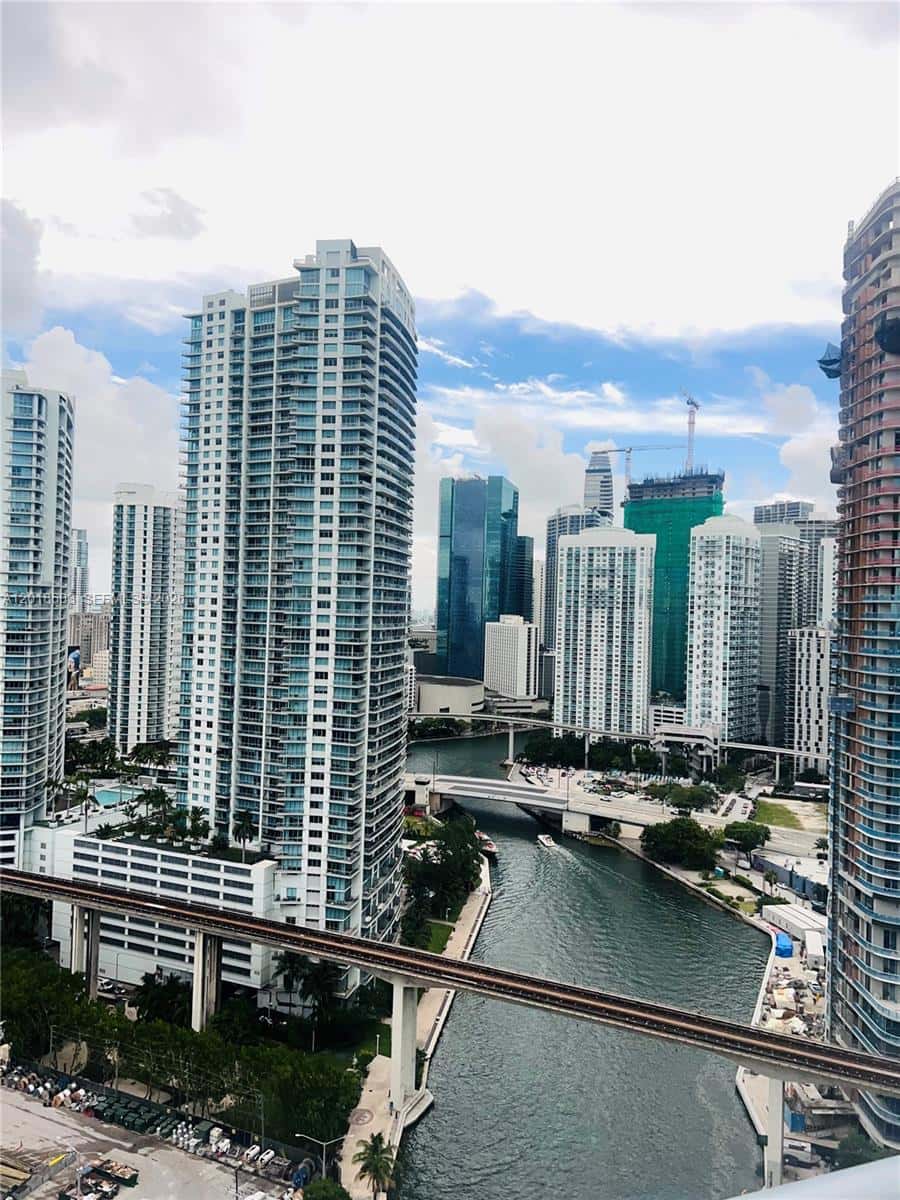 185 SW 7th St # 2805, Miami FL 33130