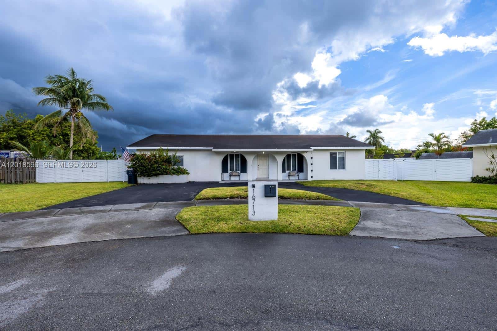 16713 SW 107th Pl, Miami FL 33157