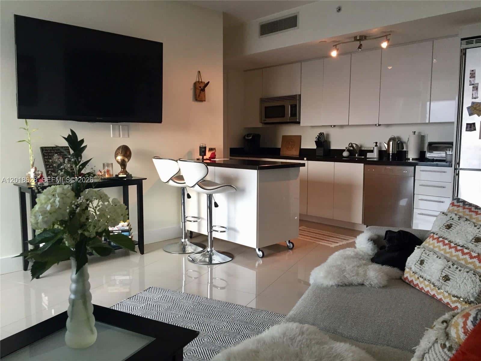 92 SW 3rd St # 4106, Miami FL 33130