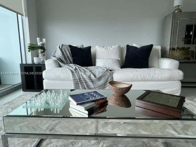 900 Biscayne Blvd # 3207, Miami FL 33132