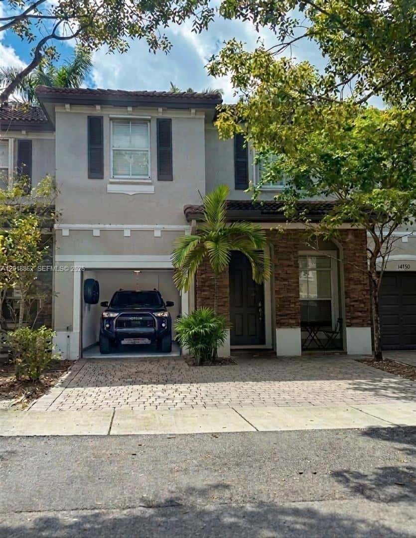 14724 SW 25th Ln, Miami FL 33185