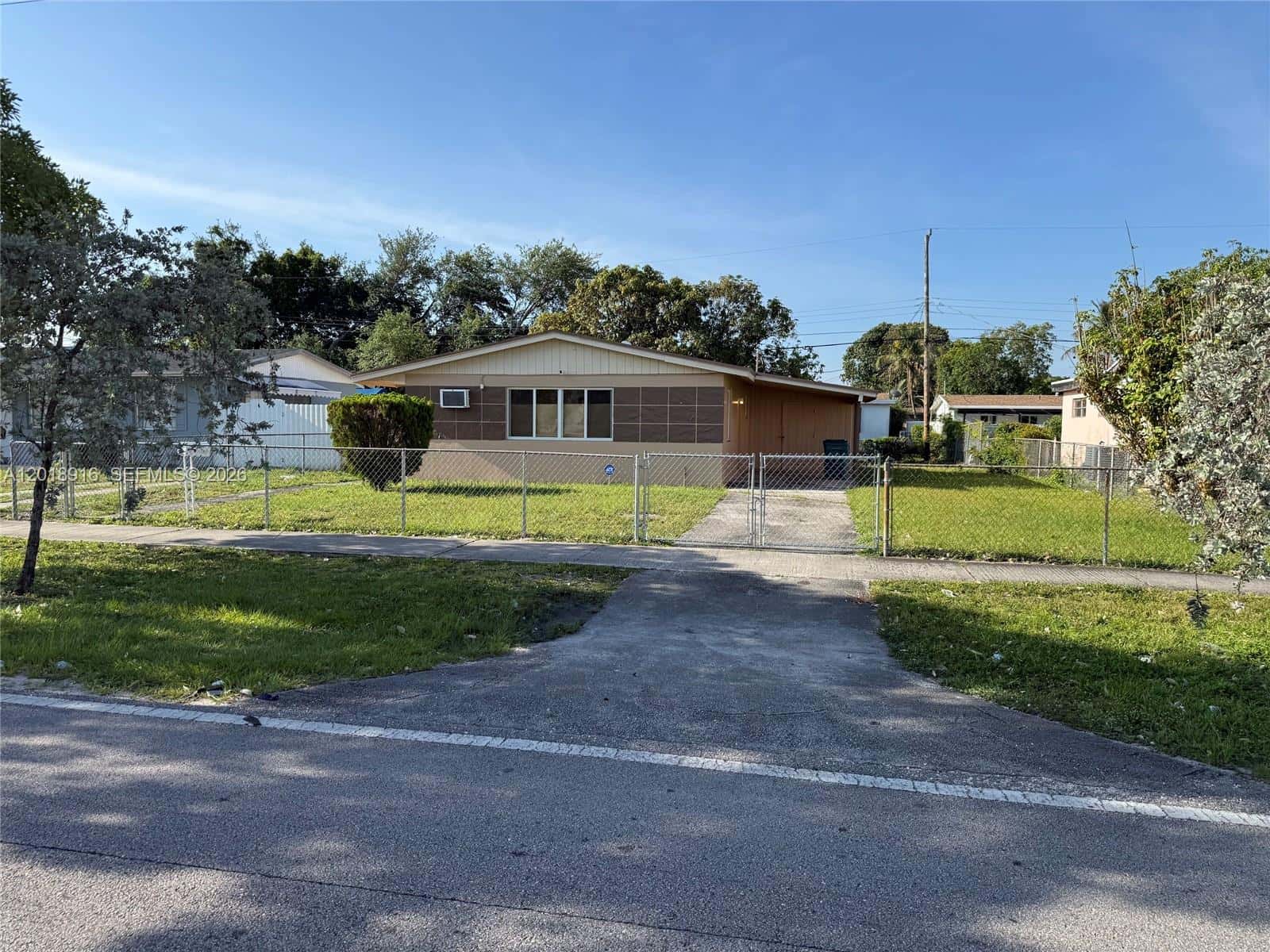 3020 NW 71st St, Miami FL 33147