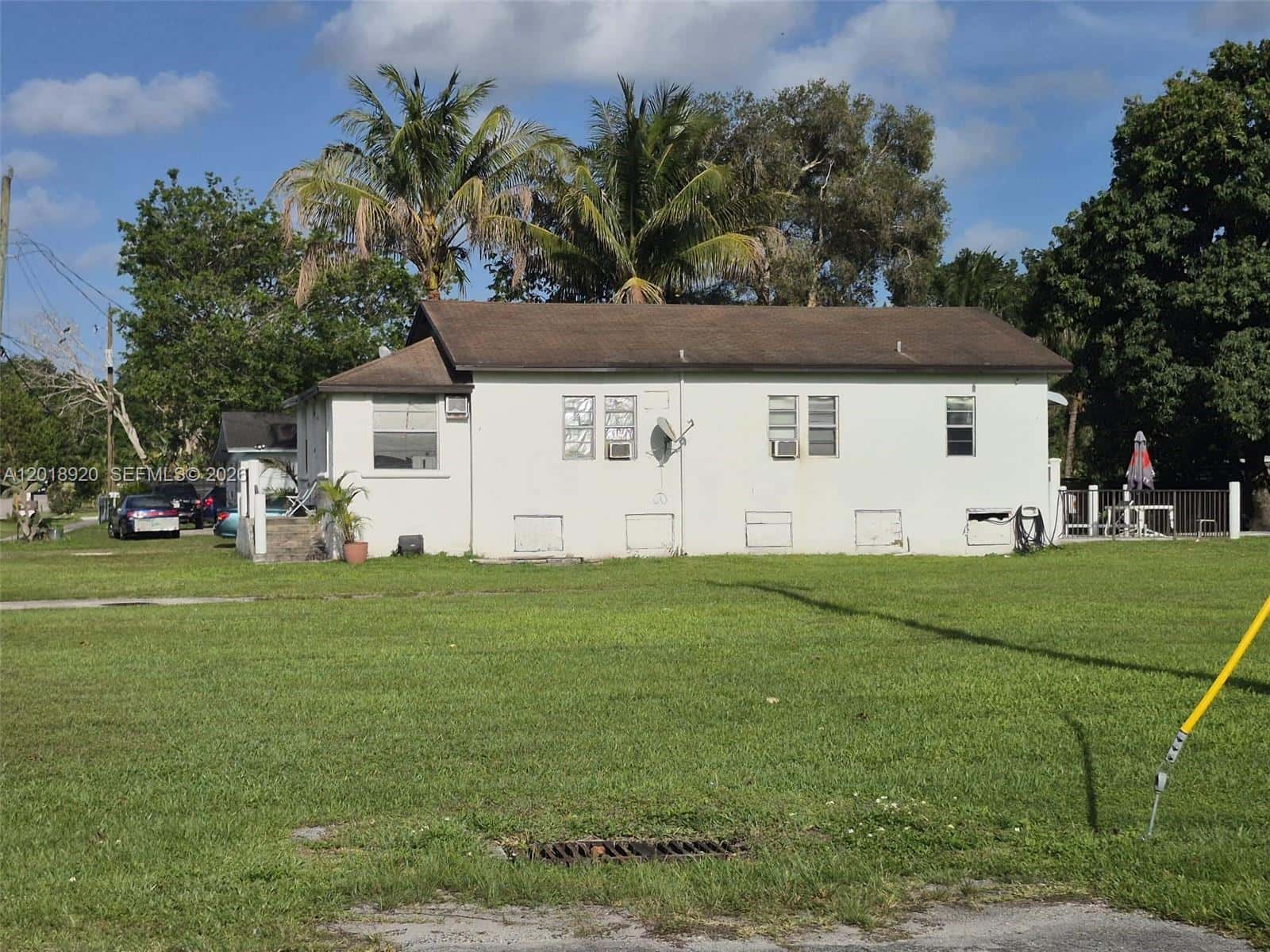 1880 NW 111th St, Miami FL 33167