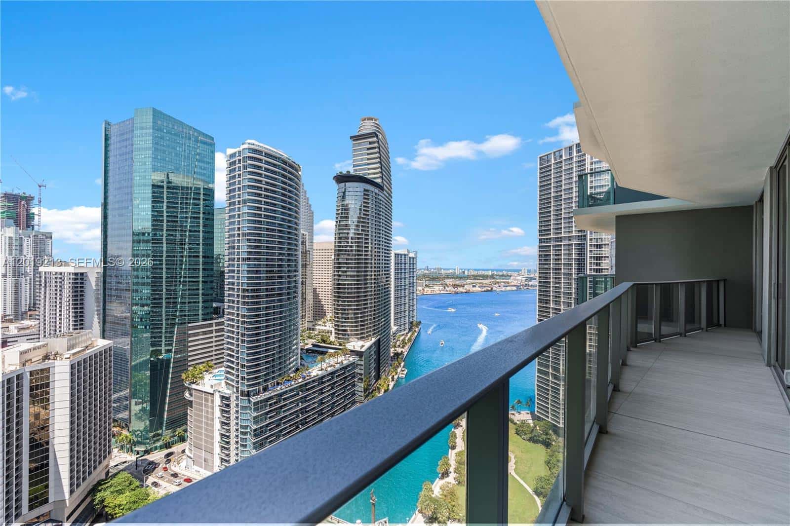 77 SE 5 # 3702, Miami FL 33131