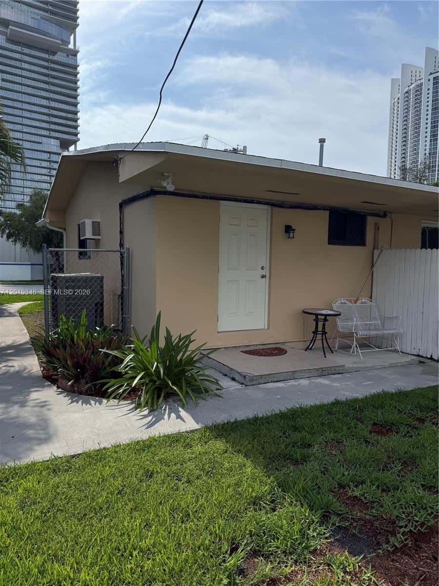 18510 Atlantic Blvd, Sunny Isles Beach FL 33160