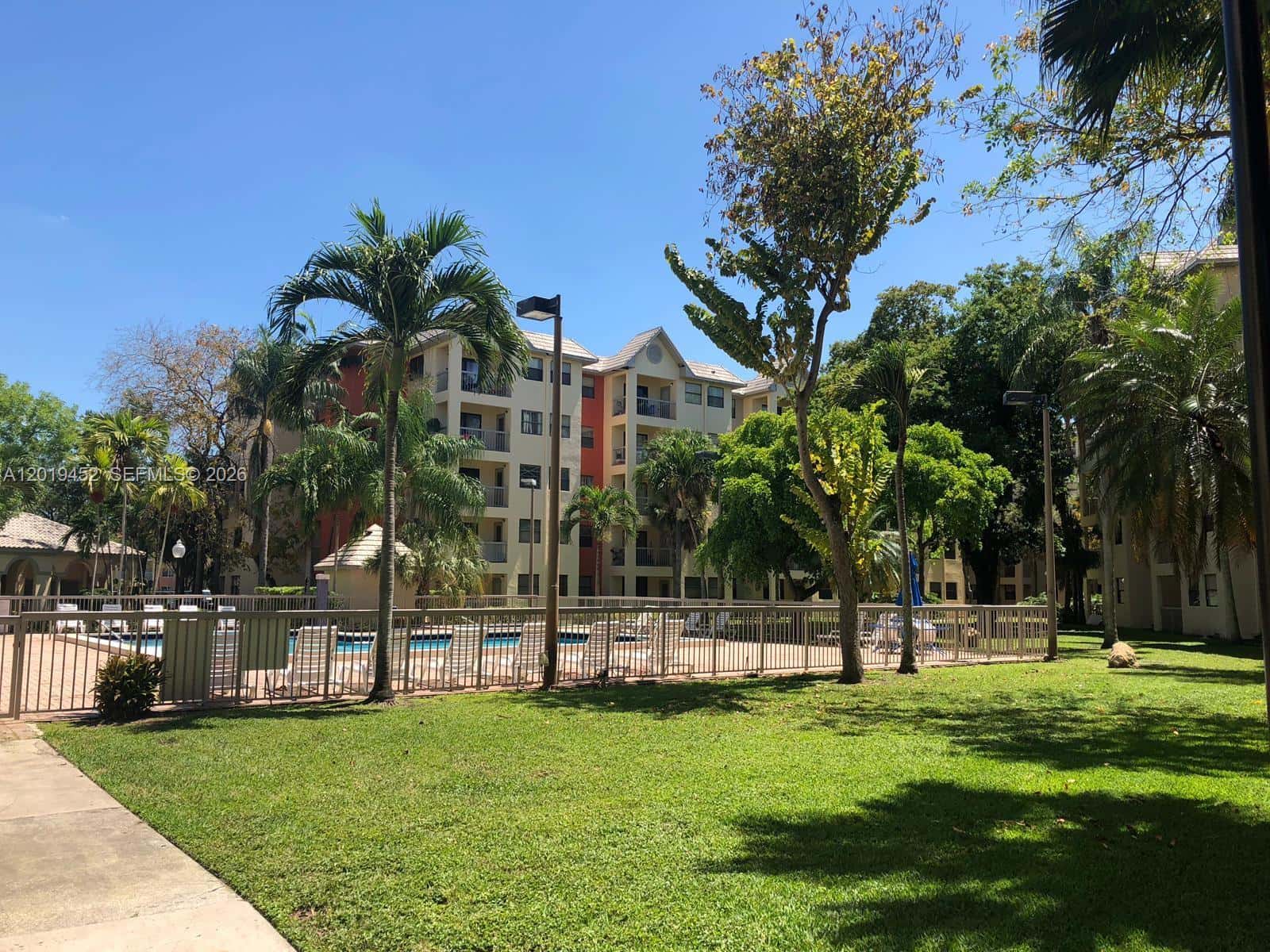 8245 Lake Dr # 204, Doral FL 33166