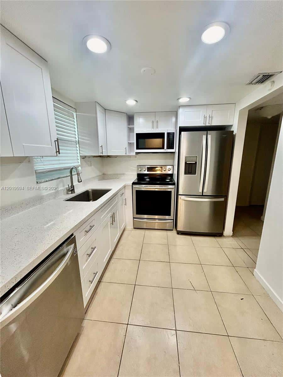9375 Fontainebleau Blvd # L217, Miami FL 33172
