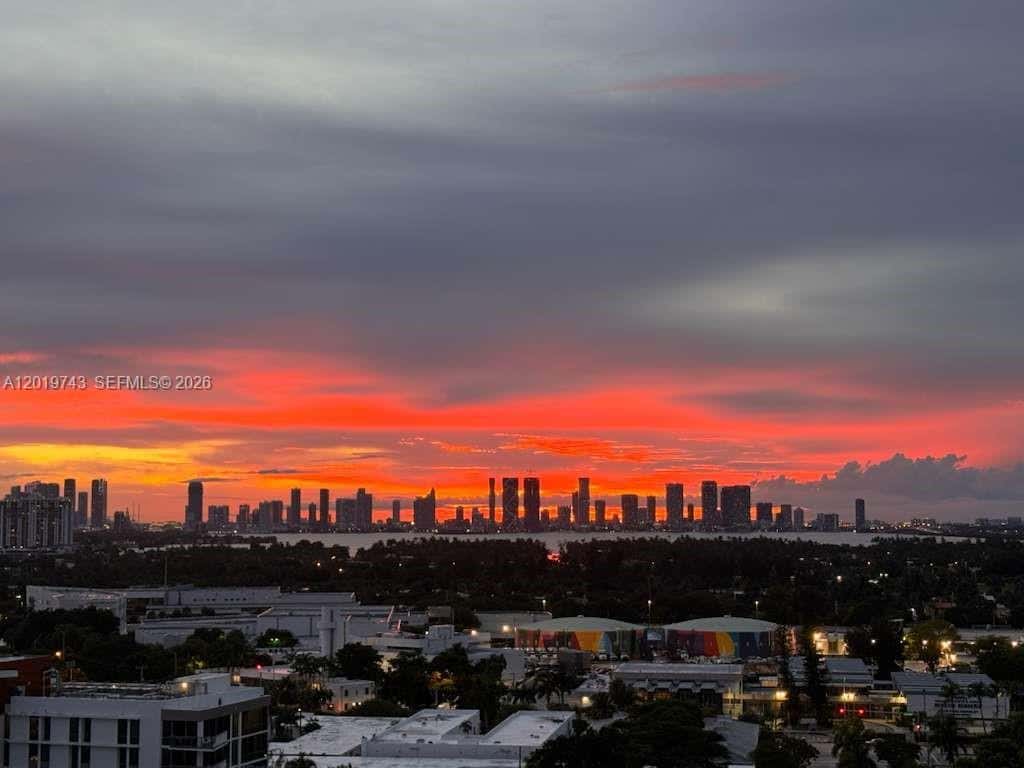 2401 Collins Ave # 1807, Miami Beach FL 33140