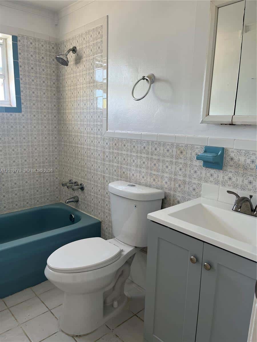 17051 NE 35th Ave # 202, North Miami Beach FL 33160