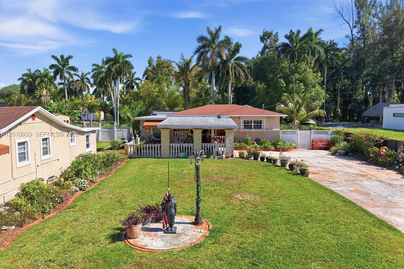 55-57 NE 156th St, Miami FL 33162
