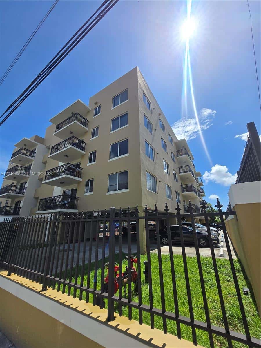 2647 NW 25th Ave # 409, Miami FL 33142