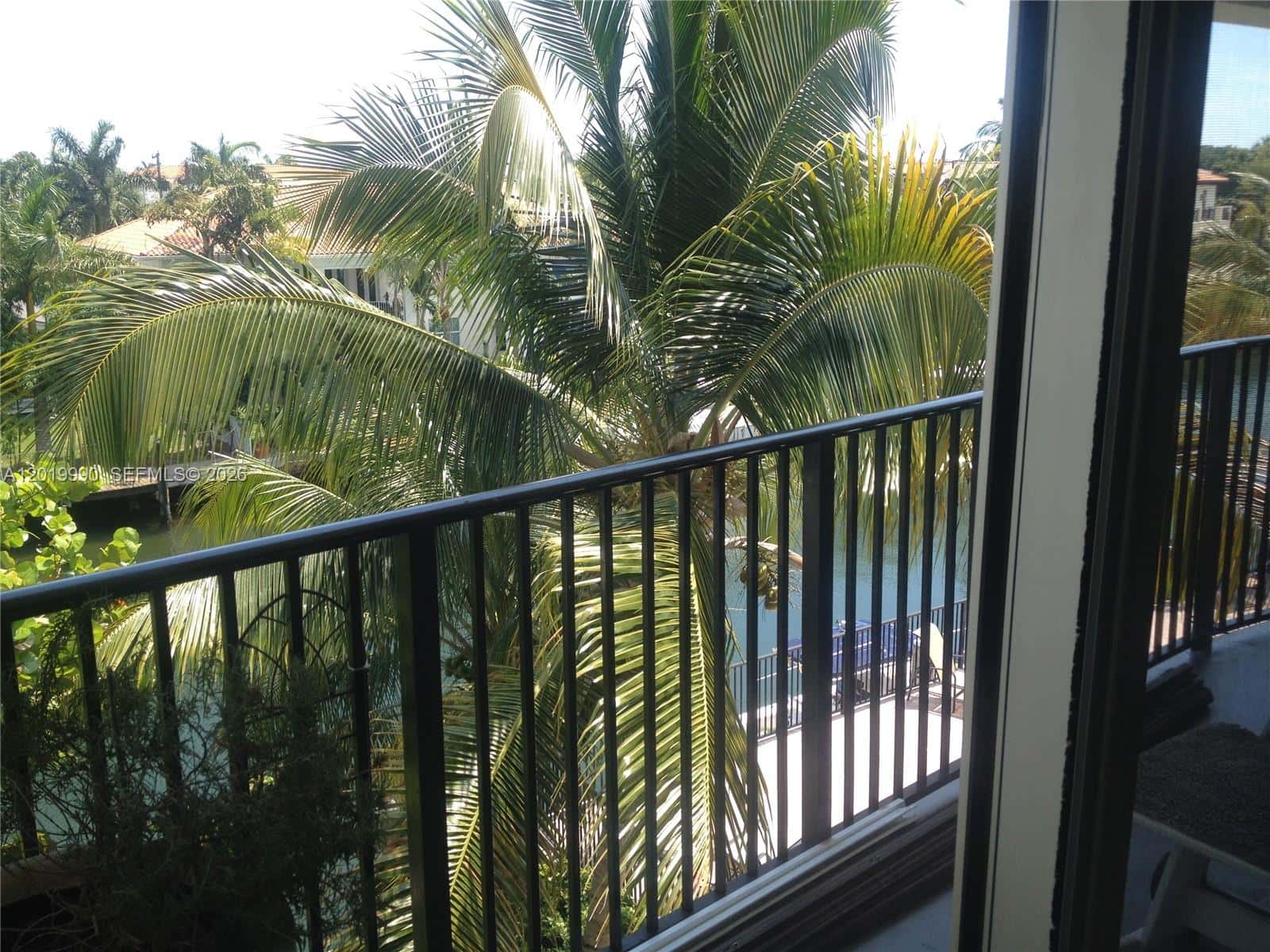 6855 Edgewater Dr, Coral Gables FL 33133