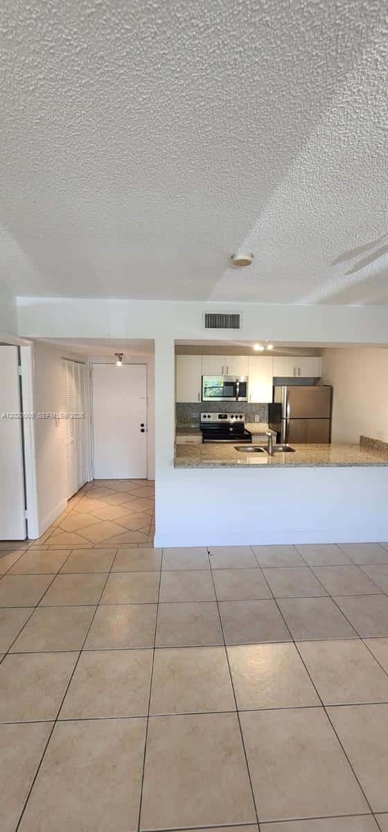 8100 Geneva Ct # 233, Doral FL 33166