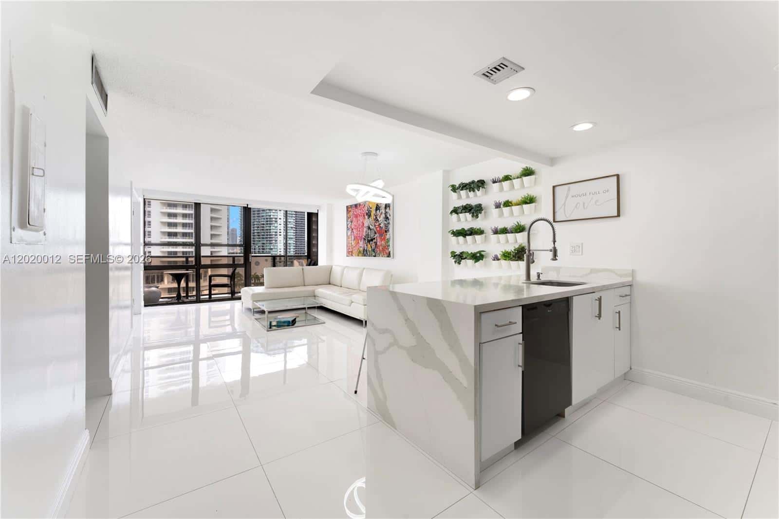 600 NE 36th St # 1111, Miami FL 33137