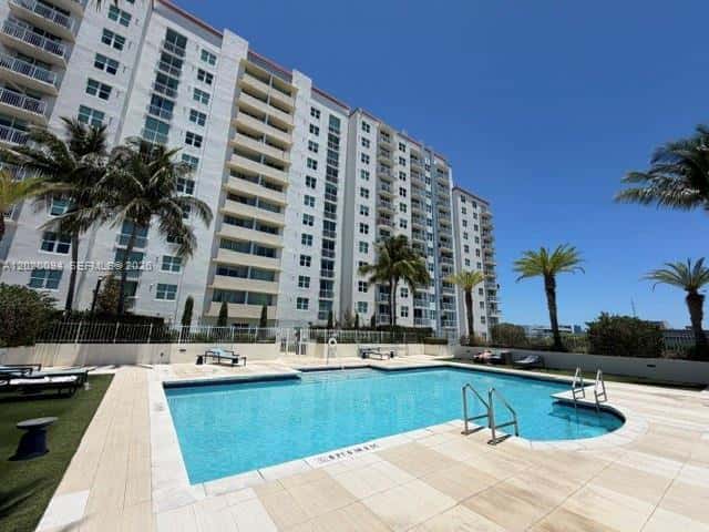 3000 Coral Way # 813, Miami FL 33145