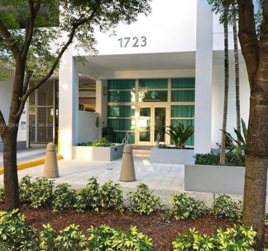 1723 SW 2nd Ave # 704, Miami FL 33129