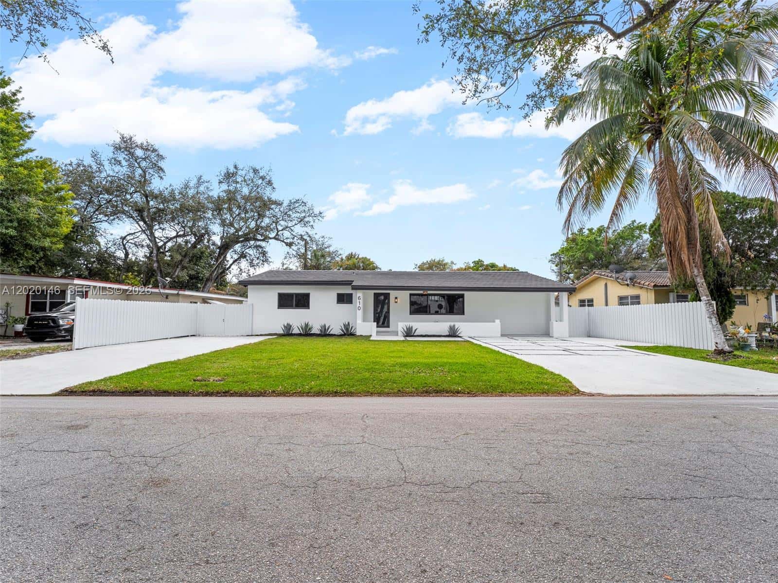 610 NE 164th Ter, Miami FL 33162