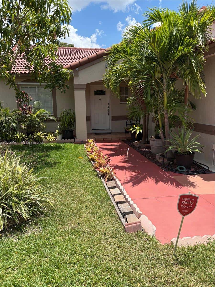 15844 SW 82nd St # b, Miami FL 33193